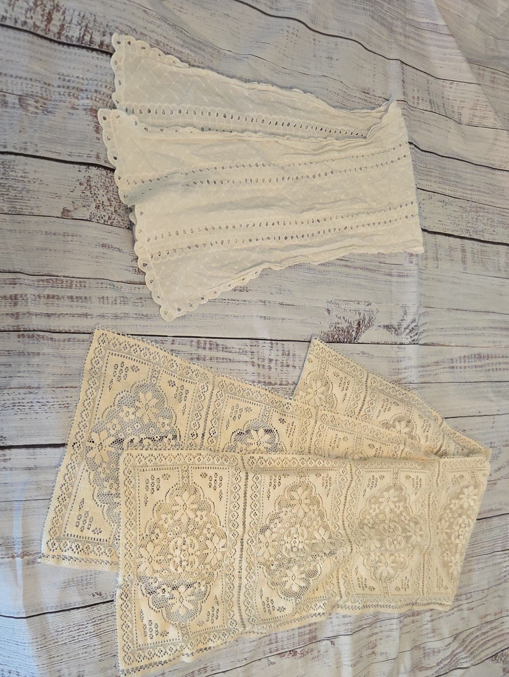 Vintage-Inspired White Lace Table Runner Set - Home Accents